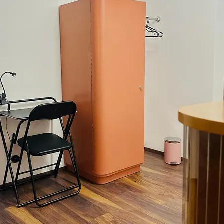 דירה Timeless Old Centre With 2 Bathrooms And Balcony *