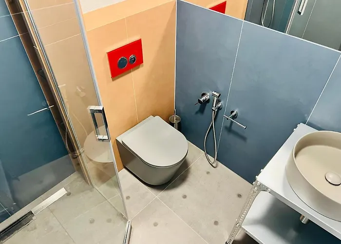 Lägenhet Timeless Old Centre With 2 Bathrooms And Balcony Bratislava